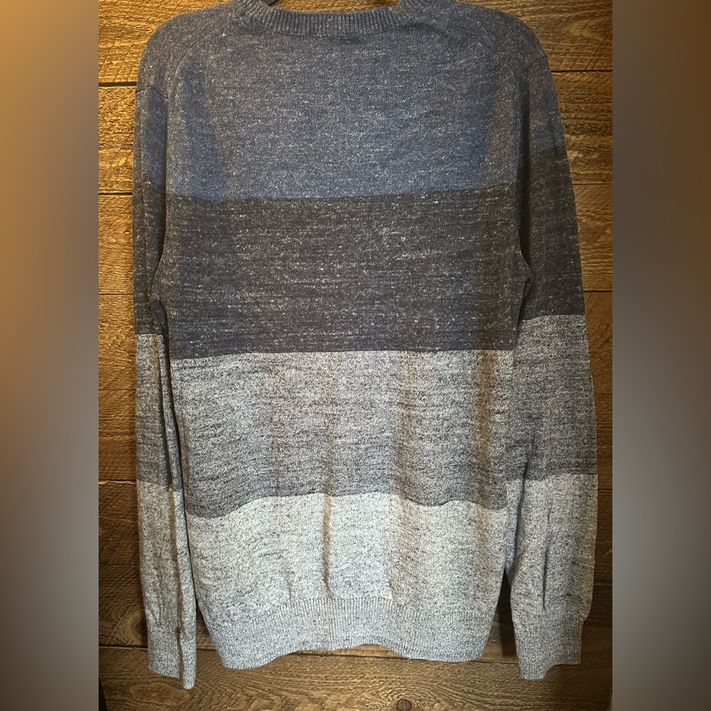 Gap Crewneck Sweater - Picture 2 of 3